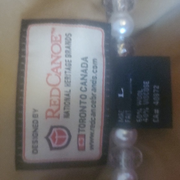 Red Canoe L - Picture 2 of 7